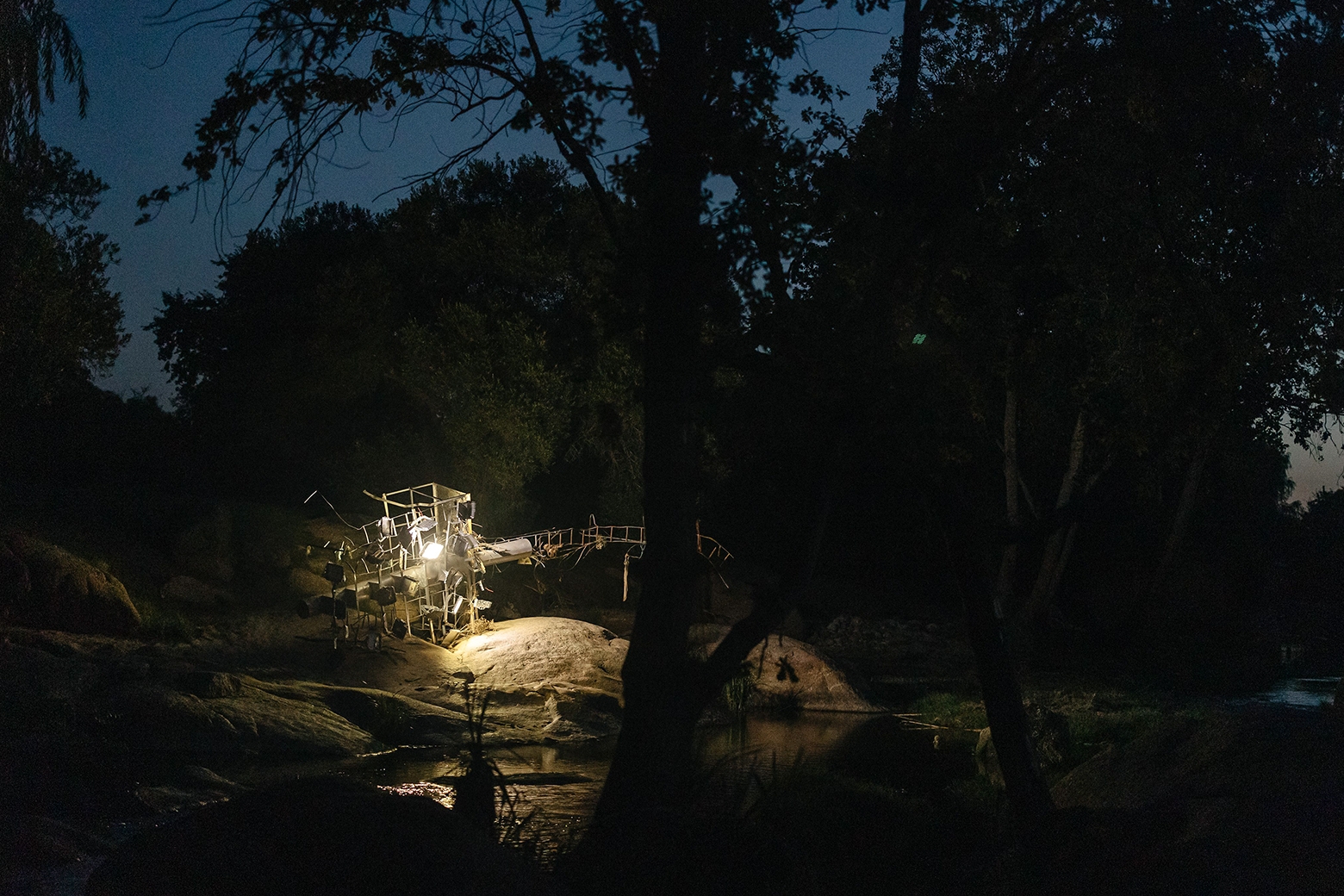 http://mail.abrideswardt.com/files/gimgs/th-81_Abri de Swardt, Flood Light (2024), Installation view Spier Light Art 4 new.jpg